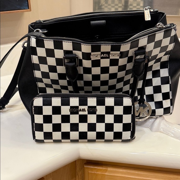 Michael Kors Black and White Checkered Satchel & Wallet - Picture 1 of 10